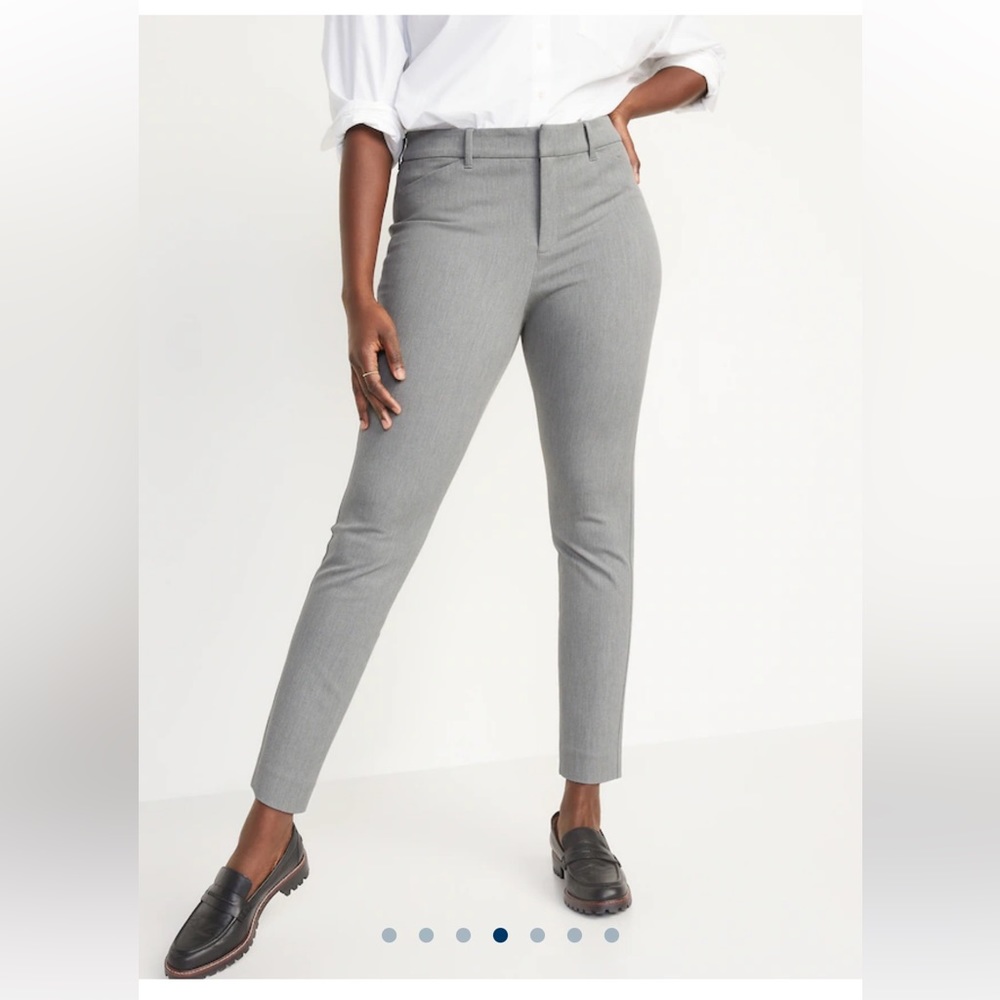 Old Navy High-Waisted Pixie Skinny Dress Pants in Gray